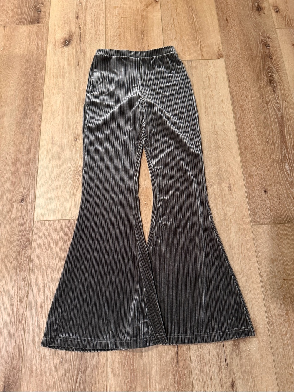NATURAL LIFE | Silver Pleated Velvet Flare Pants/Leggings | size XS